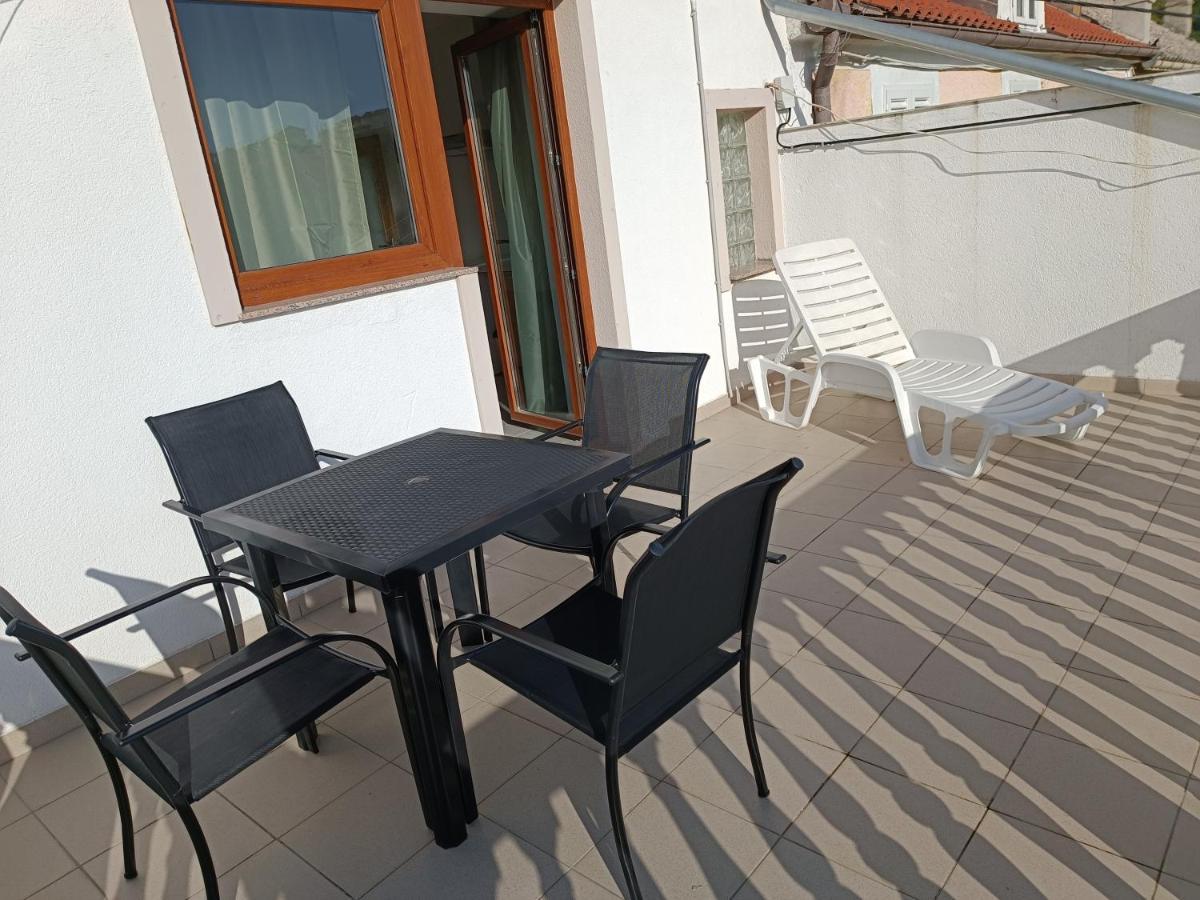 Appartement Valentino à Senj  Extérieur photo