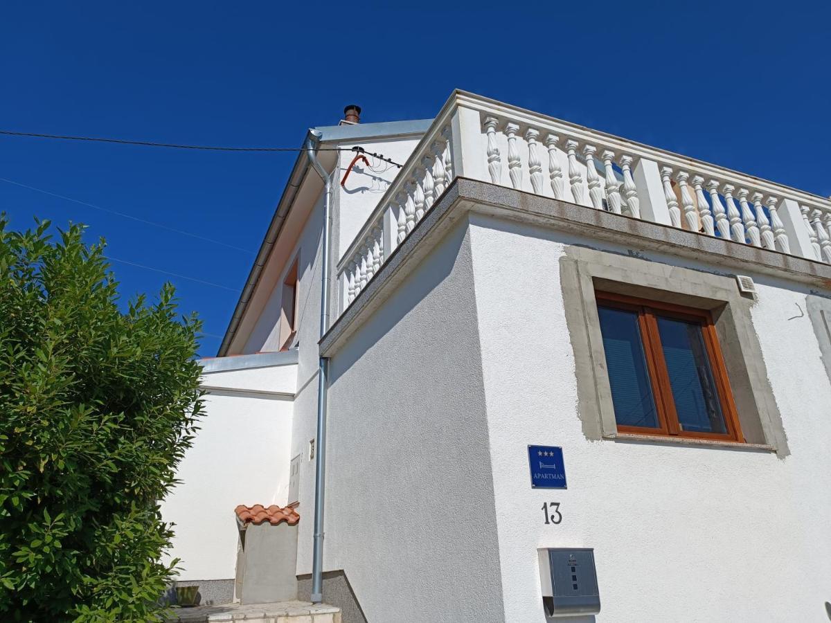 Appartement Valentino à Senj  Extérieur photo